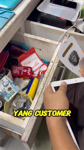 11K views · 503 reactions | Basta dito safe ka kapag sa kamay ko bumigay or na sira papalitan ko ng bago ey 酪 #kakumpuni #TrustedTechinician #Apple | Shiloh Marian’s Cellphone Repair Shop | Facebook