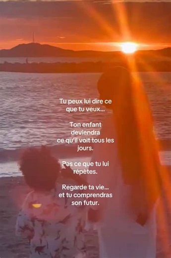 UN ENFANT APPREND MOINS DE CE QUE TU DIS QUE DE CE QUE TU MONTRES Il apprend pas avec tes mots mais avec ton exemple. Tu veux que ton enfant réussisse plus tard ? Regarde l’exemple que tu lui montres aujourd’hui. Ton comportement, ta discipline, ta façon de parler, de réagir… Tout ça il l’apprend avec toi. Et c’est ce qui façonnera son avenir. Mais ça… très peu de parents veulent vraiment l’admettre. #parentalité #éducation #enfants #pourtoi #maman