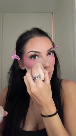 Here’s the makeup tutorial you all asked for. I told you it wasn’t gonna be good. Nobody better complain.