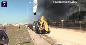 Tank explodiert nach Feuer und fliegt durch die Luft