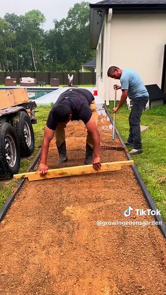 Beautiful Backyard Makeover with Gravel Walkway Ideas