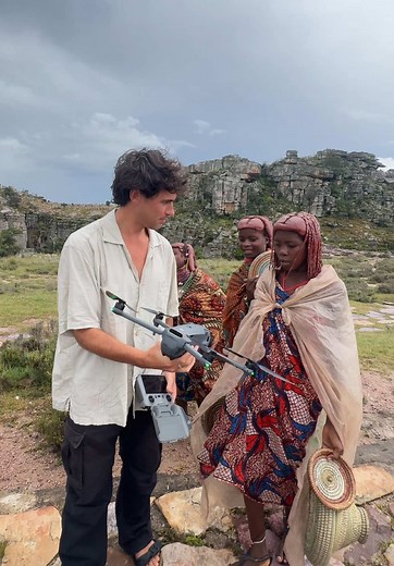 Nunca habían visto un drone y así es como reaccionan. 🫣🚁 #angola