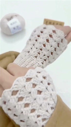 POV: you didn’t plan on making gloves… now you’re emotionally attached 🥲🧶