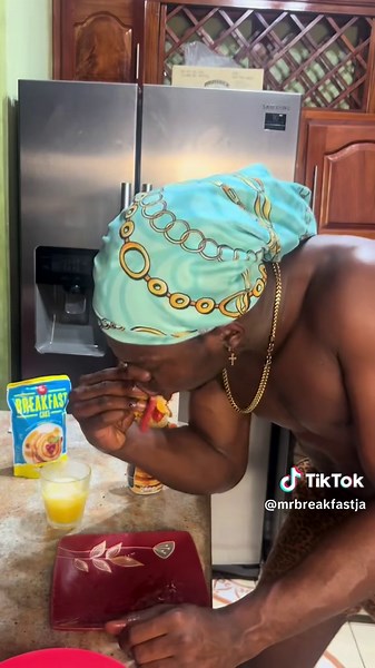 Start your day stress-free with Breakfast Cake—delicious, wholesome, and ready to go! Because mornings should be easy. #BreakfastMadeSimple #mrbreakfast #pancakes