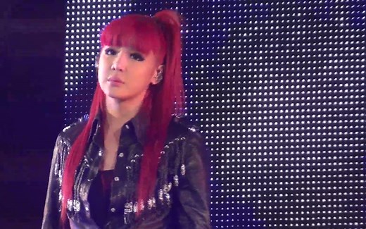 2NE1- IT HURTS 现场饭拍 - 痛