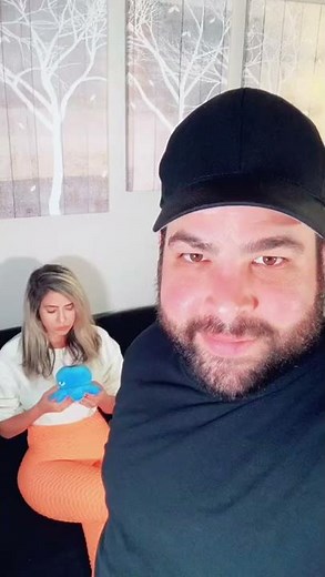 Cheeks Clapping 😂