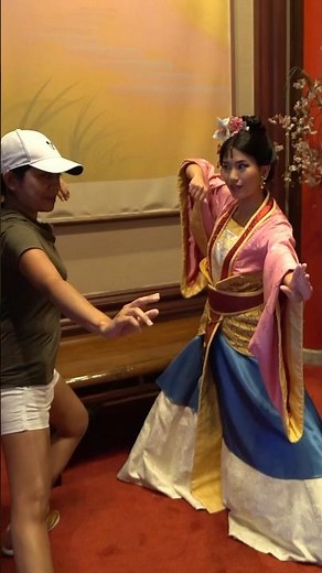 Is MULAN The BEST Character Meet and Greet at Disney World?