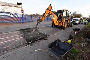 We join Dudley Council workers on a pothole blitz near Merry Hill as concerns over the state of our roads rise