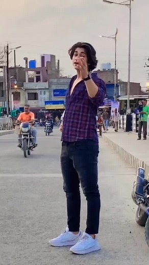 ‏ladki bhi na pyar ko serious leti hai #foryou #fypシ