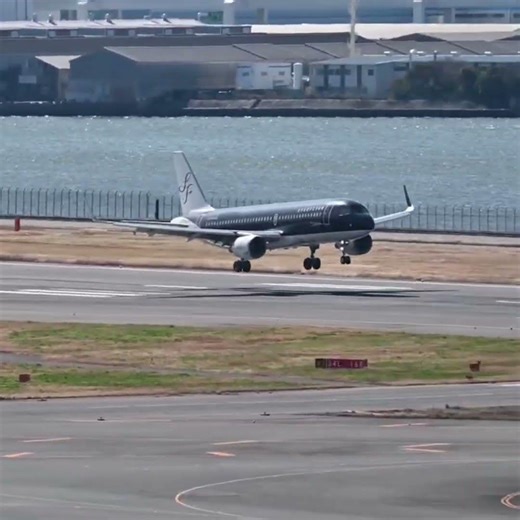 ビミョーに揺れながら💦【羽田第1ターミナル】