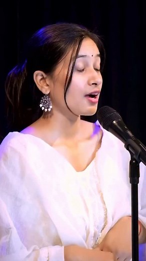 226K views · 691 reactions | Tab hum khud hi maan jate ❤️‍啕 . #reels #trending #narazgi #poetry #love | Akrati Tiwari | Facebook