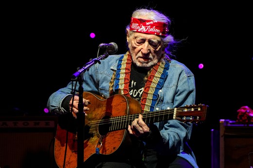 Willie Nelson is heading back to Baylor after a long absence