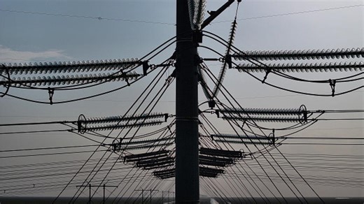 Bogdan Ivan: Ieri, România a vândut în Ungaria la un leu pe megawatt-oră. Între 6 și 10 seara, România cumpără cu 2500 de lei / MWh