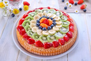 Scopri di più 👉 https://www.fattoincasadabenedetta.it/ricetta/crostata-morbida-di-frutta/ Crostata morbida alla frutta ❤️ Un dolce fresco e colorato per la primavera e l’estate che si può guarnire in tanti modi diversi 😊 | Fatto in casa da Benedetta