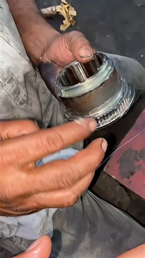 Uncle Bobs Garage on Instagram: "How to properly grease Gear Box bearings #mechanic #paccar #cummins #peterbilt #trucksofinstagram #chrome #repair #dieselmechanic #mechaniclife #trucking #foryou #trendingreels #truckmechanic"