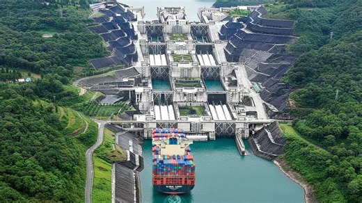 How world’s biggest container ships transit the super old Panama Canal