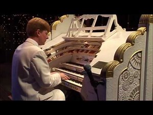 Robert Wolfe – Ashokan Farewell (Jay Ungar) on the 3/19 Wurlitzer at Thursford