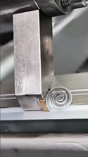 How a Shaper Machine Cuts Metal 🛠️