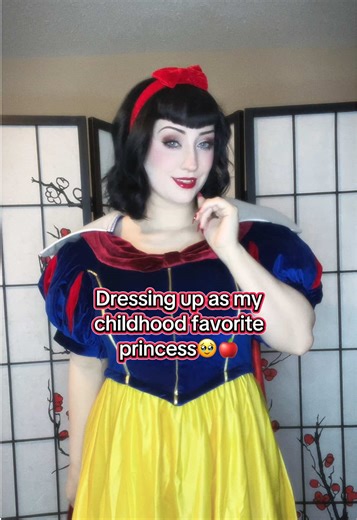 Reviving Childhood Magic with Snow White Cosplay