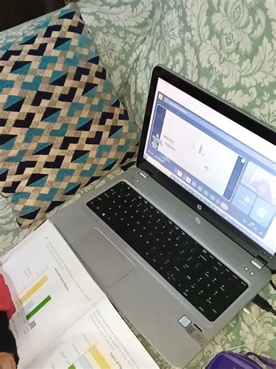 When your kids are attending online classes from home 📚💻 #OnlineClasses #KidsLearning #relatablecontent #MomLife #saba_life_tips