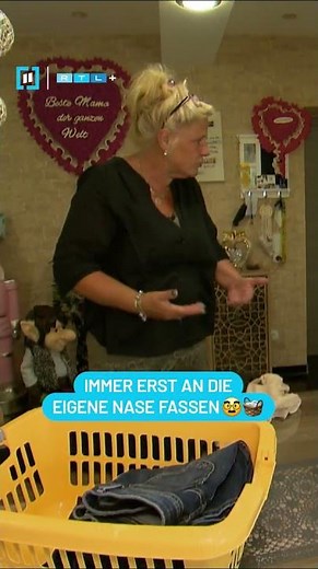 1-0 for Silvia! 😂☝️ | The Wollnys #rtlzweiclassics #shorts #224