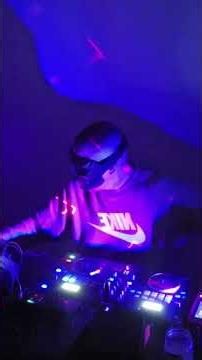 Vash the Stampede - Don'tTrustMe (Hard Techno Live)