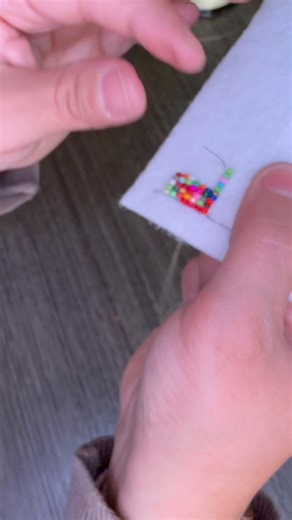 63K views · 1.9K reactions | Second half on lazy stitch, this one is on stacking rows. - this style of lazy stitch was taught me by an auntie back home, she always shared the best tips and im here to share them with you now 殺 #happybeading | Instinct Outdoors | Facebook