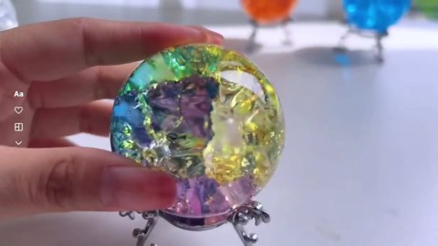 Crystal Sphere Ball, Decorative Glass Balls, Crystal Ball Prop Ornament, Ice Cracked Glass Sphere, for Living Room Decor, Office Decoration(Black,6cm/2.3in)