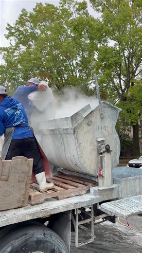 Is your plaster with crazy texture and no color!? Need to Replaster or plaster!? Give us a call 📱 713-729-5014 #satisfying #fypシ゚viral #satisfyingvideo #fyp #houston