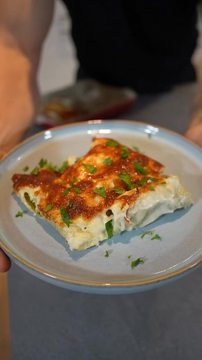 1.7K views · 21 reactions | Cannelloni mit Champignons Zutaten für 2 Personen 300g Canneloni 500g Champignons (Steinpilze) 1 Schalotte 2 Knoblauchzehen 250g Ricotta 2 EL Mascarpone 50g Parmesan 1/2 Zitrone (Saft und Abrieb) 1 Bund Petersilie 100g Mozzarella Salz Pfeffer Olivenöl | Nicoceps | Facebook