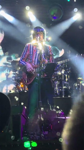 Primus - Southbound Pachyderm (live)