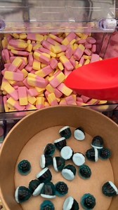 🫐🍄Let’s make a SUPER DUPER SOFT Candy Bowl!🍄🫐 #reels #viral #satisfying #asmr #explorepage #candies #funny #platter | Poppin Candy