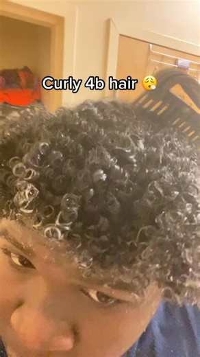 𝐉𝗼𝐬𝐞𝐩𝐡𝐚𝗺𝐢𝐫 on Instagram: "Ppl are arguing abt my hair on TikTok what type am I ?😭"