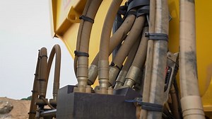 The role of high-quality hydraulic fluids in heavy-duty equipment