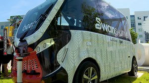 🎥 Así es el shuttle sin conductor que comienza a circular en Orlando. 👉 http://uni.vi/9VV3104RmYc | Univision Tampa Bay
