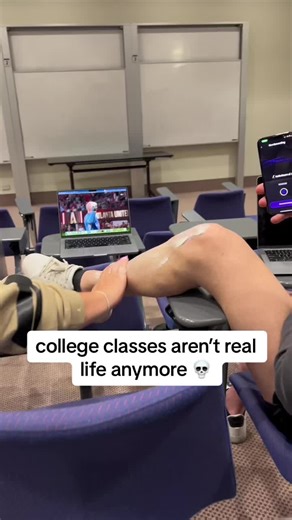 This gotta be a joke 😭 #student #college #studytok #grades #schoollife