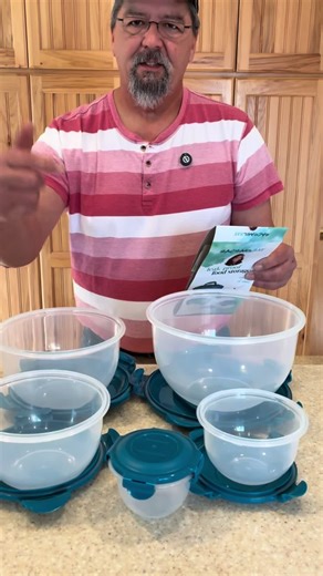 These nestable containers make it so much easier to keep the fridge and pantry organized. Tight-sealing lids, durable plastic, and they stack without taking up space. #KitchenStorage #FoodContainers #RachaelRay #tiktokshopcreatorpicks #SuperBrandDayBFCM #OpenYourSuperStory #TikTokShopCyberMonday #TikTokShopBlackFriday #TikTokShopFallDealsForYou #tiktokshopholidayhaul #creatoricons #holidaygiftguide