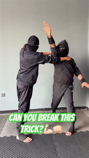 You never break this neck grab technique #fight #selfdefence #selfdefense #usa #tutorial #bjj #mma