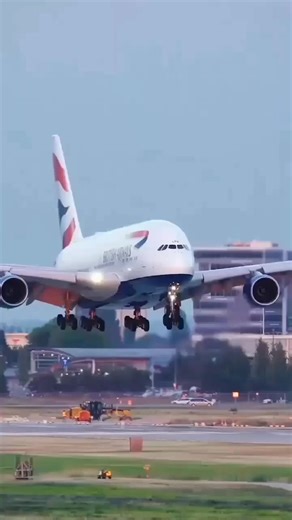 Flagship A380 Landing: Pure Aviation Royalty💚🛬🥰 #england #british #A380 #landing #airbus #airbnb #airbusa380 #aviation #aviationphotography #aviationlovers #aviationgeek #viewersfriendsfollowers #reelsvideoシ #reelsviralシ #reelsviralシfb #viralreelsシ #reelsfbシ #trendingreels #reelsfypシ #viralsreelsシ #views1m | Aviation Photography Lovers
