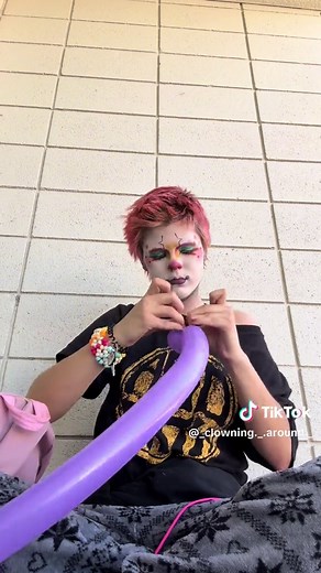 Crown Edition Balloon Animals: A School Clown Experience