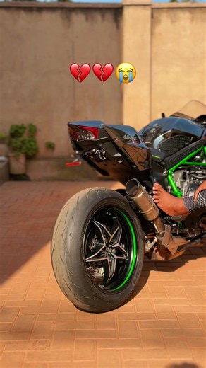 Imagine being blessed with a Kawasaki H2 at a time when I’m not even sure when I’ll be able to ride again.#CapCut #fyppppppppppppppppppppppp #ugandatiktok🇺🇬🇺🇬🇺🇬 #foryoupage #creatorsearchinsights