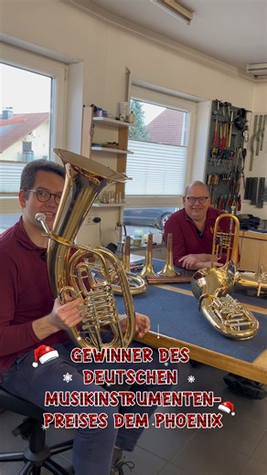 Haus der Musik -Bernd Jestädt on Instagram: "Ein musikalischer Gruß zum 4. Advent 💫🎄 Live auf dem "Sieger des deutschen Musikinstrumentpreises 2025" dem Tenorhorn Phönix und einem Saphir Royal Flügelhorn gespielt. Wir wünschen euch von Herzen einen schönen 4. Advent. 🎶✨ https://jestaedt-instrumente.de #flügelhorn #tenorhorn #phönix #royal #saphir #instrumente #musikinstrumentenpreis #meisterwerkstatt #musik #music #brass #blasmusik #musikverein #jestädt #hausdermusik"