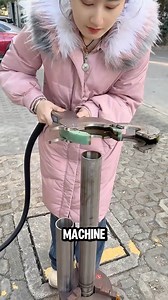 This orbital welding machine clamps directly onto the pipe. #fblifestyle | Lara Amélia