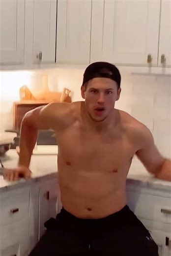 Hidden speaker prank 😂😜🤪😍#usa #scare #prank #viral #fyp