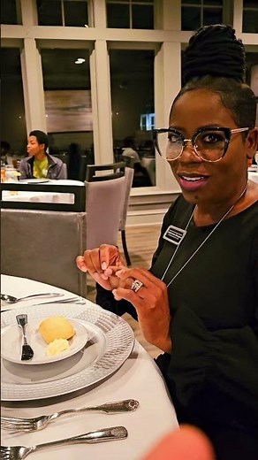 How to eat bread l How to cut bread l Eating bread gracefully l Table Etiquette