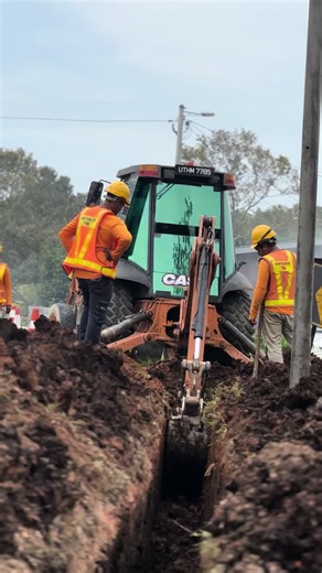 Exploring the Backhoe Loader: Key Features and Uses