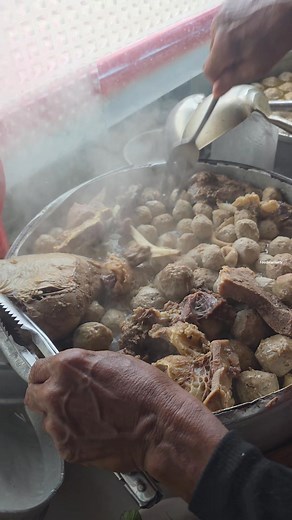 Bakso viral isiannya mantap | Food Warrior TV