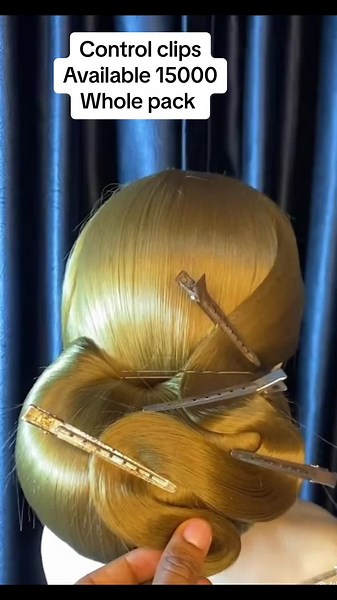 Grab these contol clips at only 15000 whole pack 0775088115/0708983545 Garilaaya commercial plaza L3 369#foryoupage #viral #tiktokuganda #hairstyling #hairclip #hairclippers