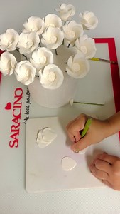 Beautiful Gum Paste Flowers • • • • • • • • #gumpaste #gumpasteflowers #sugarflowers #sugarflower #sugarflowerart #artsugar #cake #cakes #cakedecorator #cakedesign #cakedecorating #cakeart #cakeartist #cakedecoratorsofinstagram #cakesupplies #topper #toppers #flowers #birthdaycake #weddingcake #weddingcakes #cakemaker #cakemaking | Garden Sugar Flowers