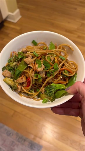 Chicken stir fry #appetite4two #weeknightdinner #dinnerwithme #easydinnerideas #stirfry